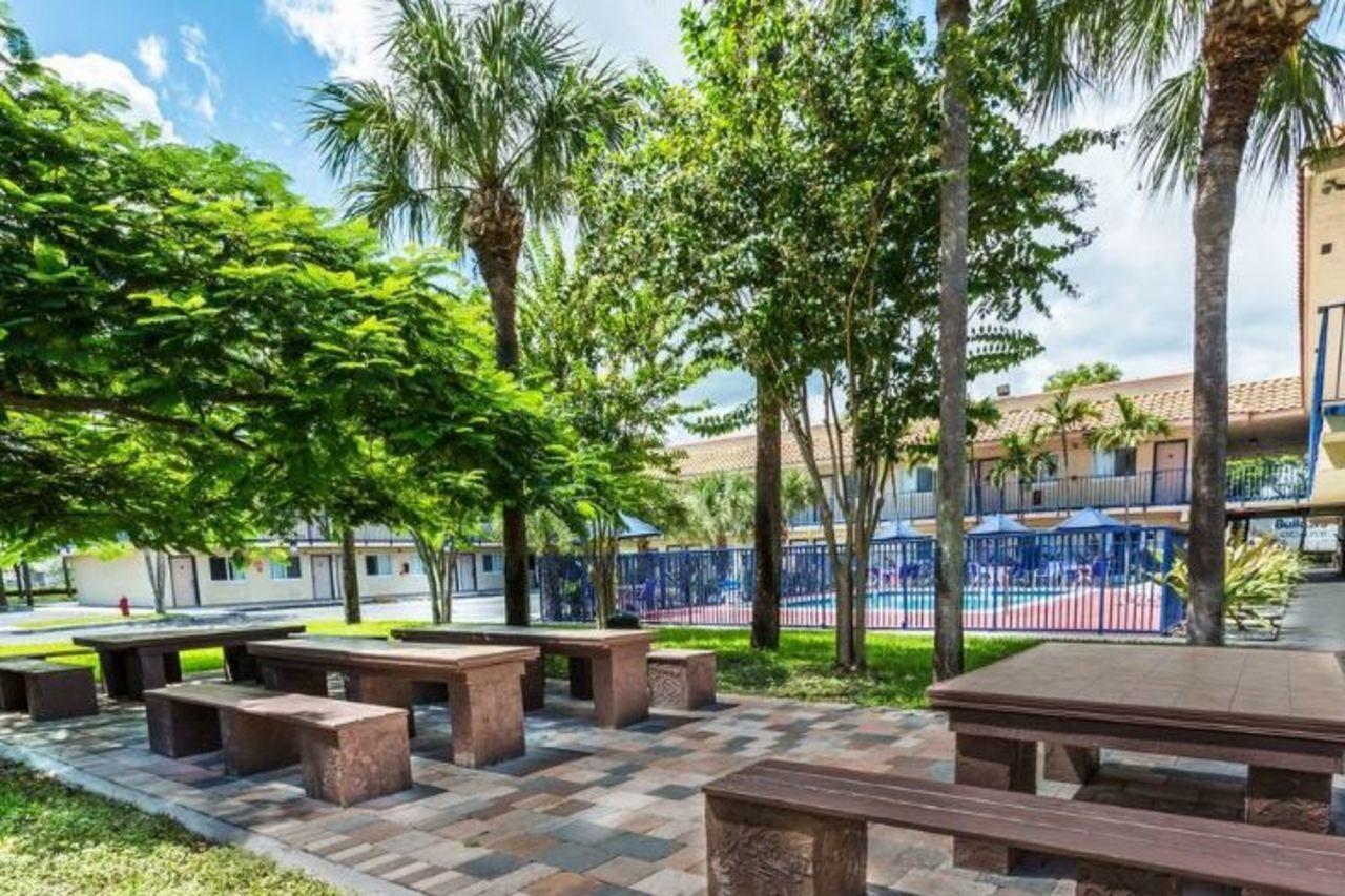 6 Riviera Fl 2*